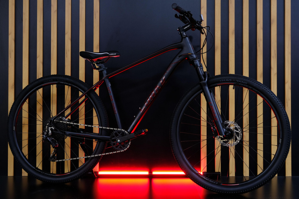 LORAK MT 29 - 3000 Матовый Чёрный/Красный рама 21 (на рост 182-195)